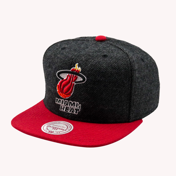 BAIT x NBA x Mitchell And Ness Miami Heat STA3 Wool Snapback Cap (black /  red)