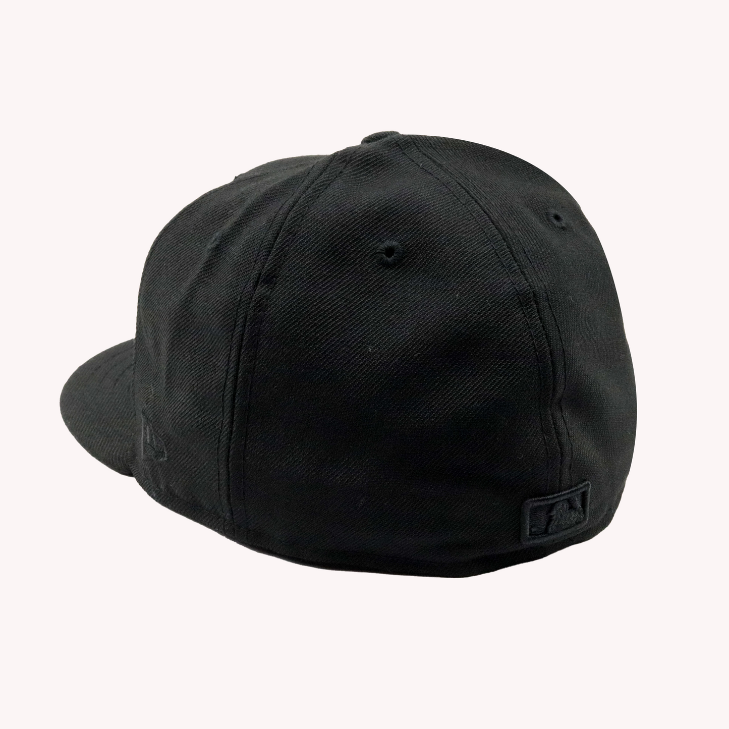 New Era Chicago White Sox Black on Black Basic Hat