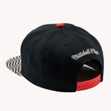 Mitchell and Ness New York Knicks Zigzag NBA Snapback Hat